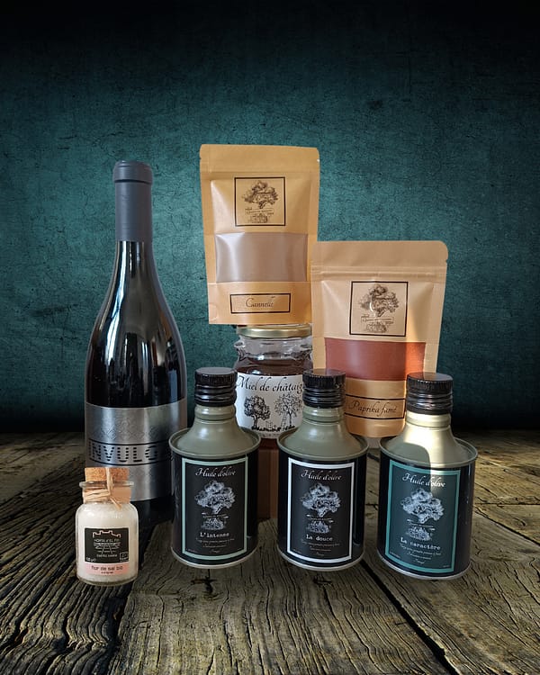 coffret prestige : nos 3 huiles d'olive en 250 mL, vin rouge INVULGAR, miel de chataignier, paprika fumé, cannelle et fleur de sel